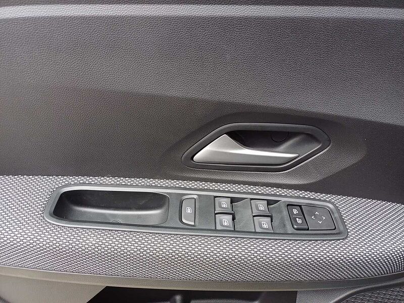Dacia Sandero Expression 1.0 TCe 100 LPG NAVI/KAMERA/EInparkhilfe