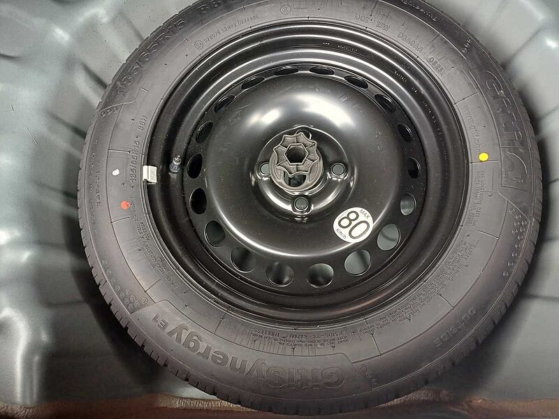 Dacia Sandero Expression TCe 90/Navi/Kamera/PDC vo. + hi.