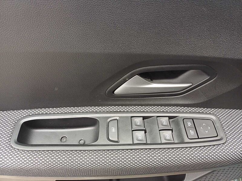 Dacia Sandero Expression TCe 90/Navi/Kamera/Einparkhilfe vorne+hinten