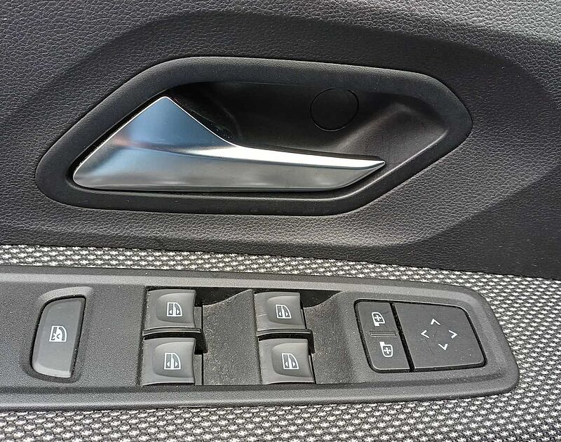 Dacia Sandero Stepway Comfort TCe 90 Automatik, AHK, v. Extras
