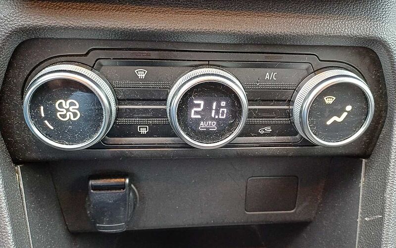 Dacia Sandero Stepway Comfort TCe 90 Automatik, AHK, v. Extras