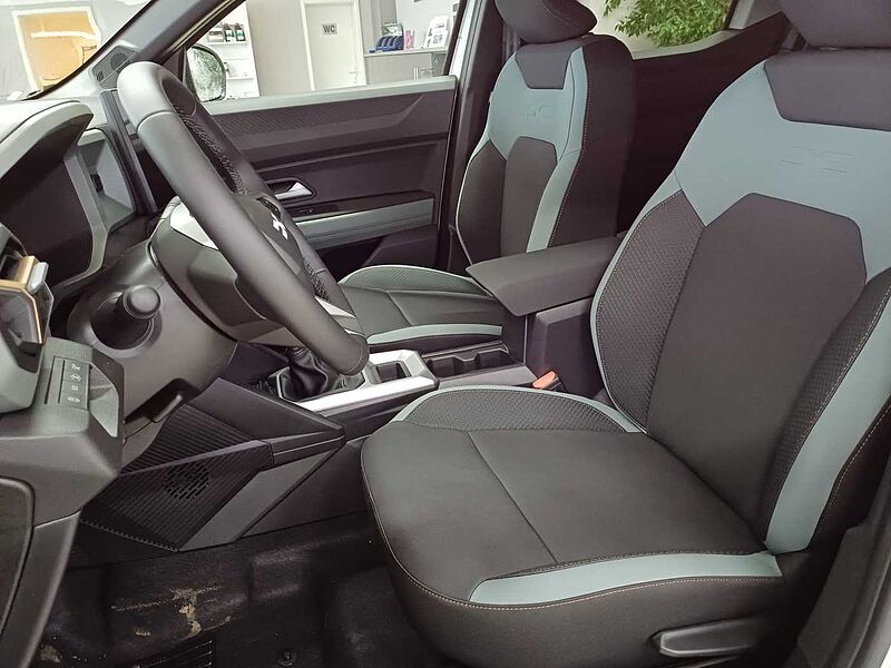 Dacia Duster Extreme TCe 130 AHK, WINTERPAKET+CITYPAKET+TECHNIKPAKET