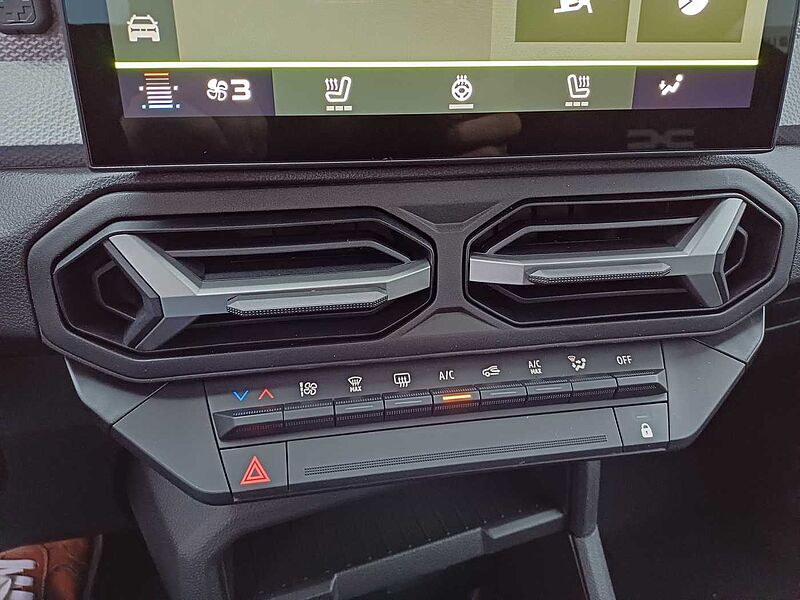 Dacia Duster TCe 130 4x4 Expression/AHK/Winterpaket/SITZHEIZUNG/KAMERA