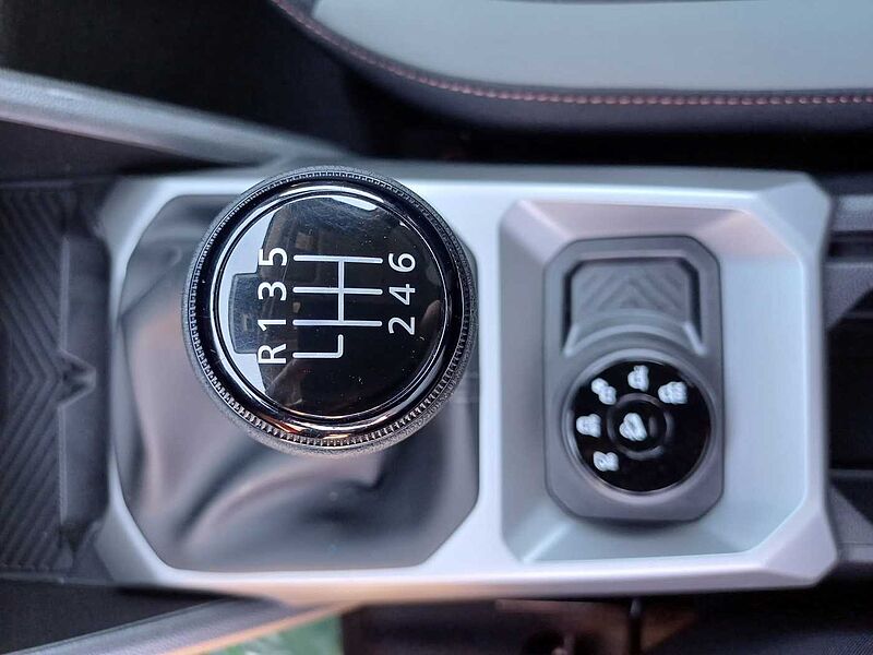 Dacia Duster EXTREME TCe 130 4x4 SITZHEIZUNG/NAVI, /City/Technikpaket