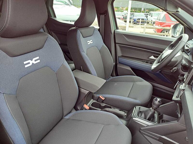 Dacia Duster TCe 130 4x4 Expression/AHK/Winterpaket/SITZHEIZUNG/KAMERA