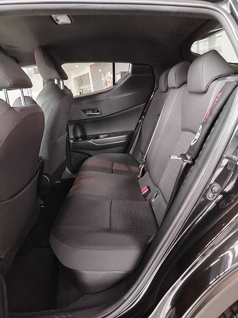 Toyota C-HR 1.8 Hybrid Team-D NAVI/KAMERA/SHZ/LHZ