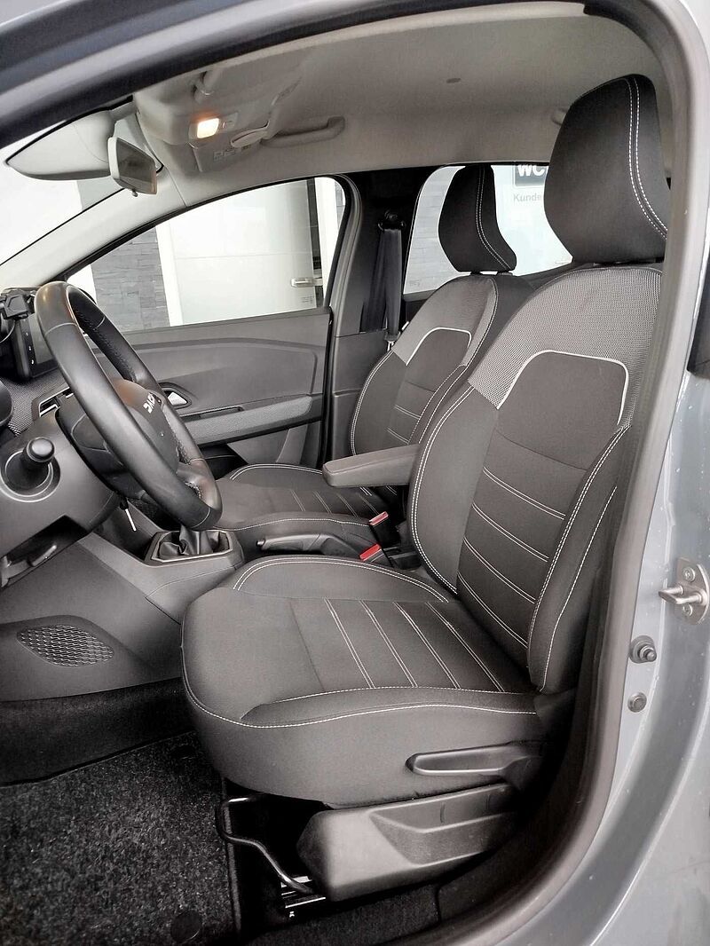 Dacia Sandero TCe 90 Expression AHK/PDC/KLIMA/CARPLAY