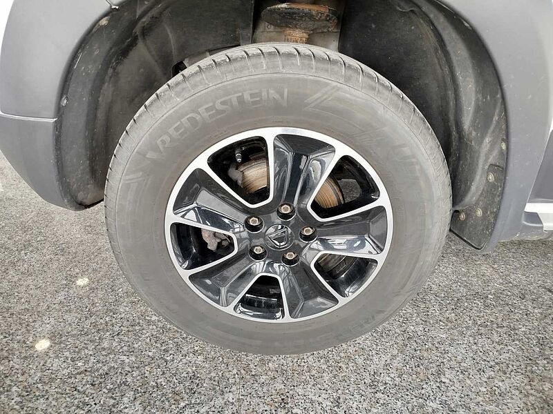 Dacia Duster SCe 115 4x4 Laureate *LEDERSITZE/SHZ/NAVI*