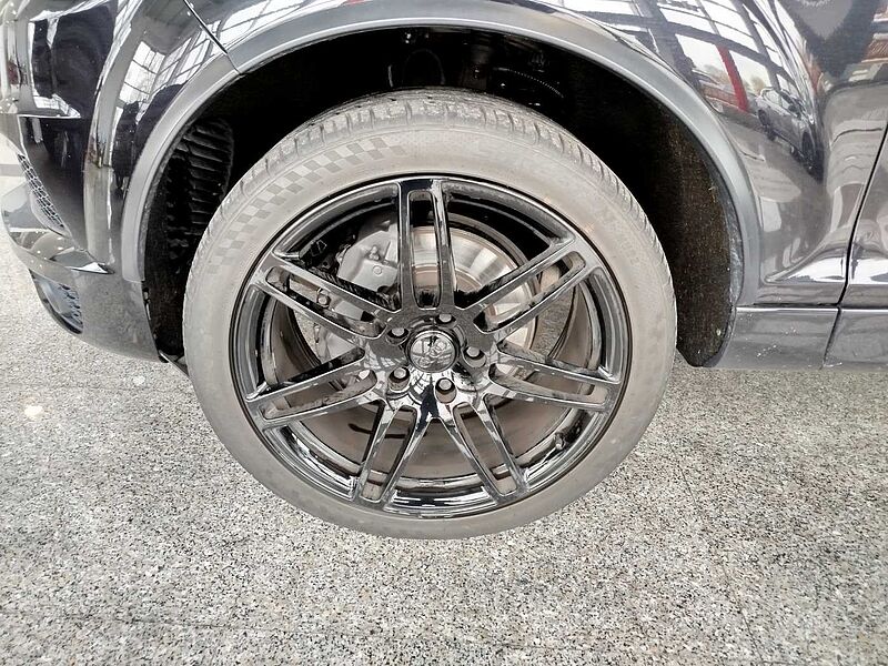 Audi Q7 3.0 TDI quattro S-Line *MMI/BOSE/AHK/XENON*