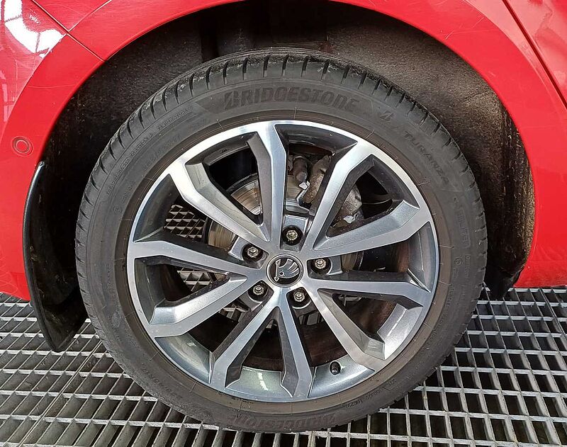 SKODA Octavia Drive TSI 7-Gang Automatik, Navi, Sitzheiz.