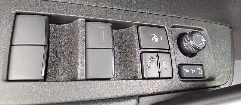 Toyota Corolla Cross 1.8 Hybrid Style, Alu, el. Heckklappe