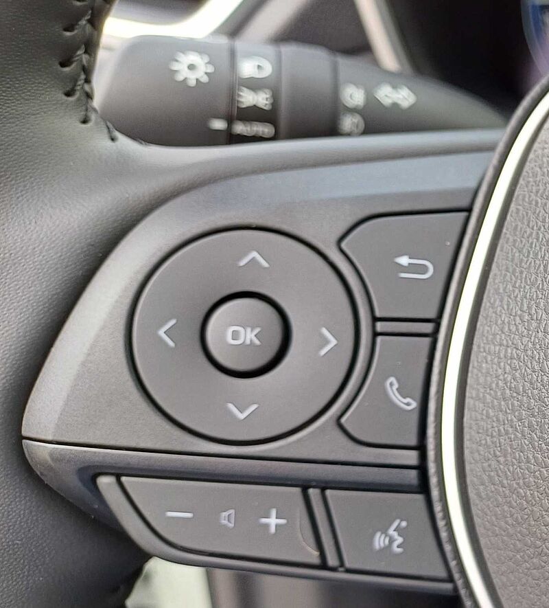 Toyota Corolla Cross 1.8 Hybrid Style, Alu, el. Heckklappe