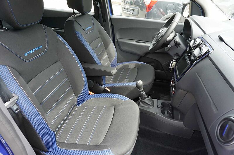 Dacia Lodgy Stepway TCe 130 7-Sitze, Navi, AHK, SHZ