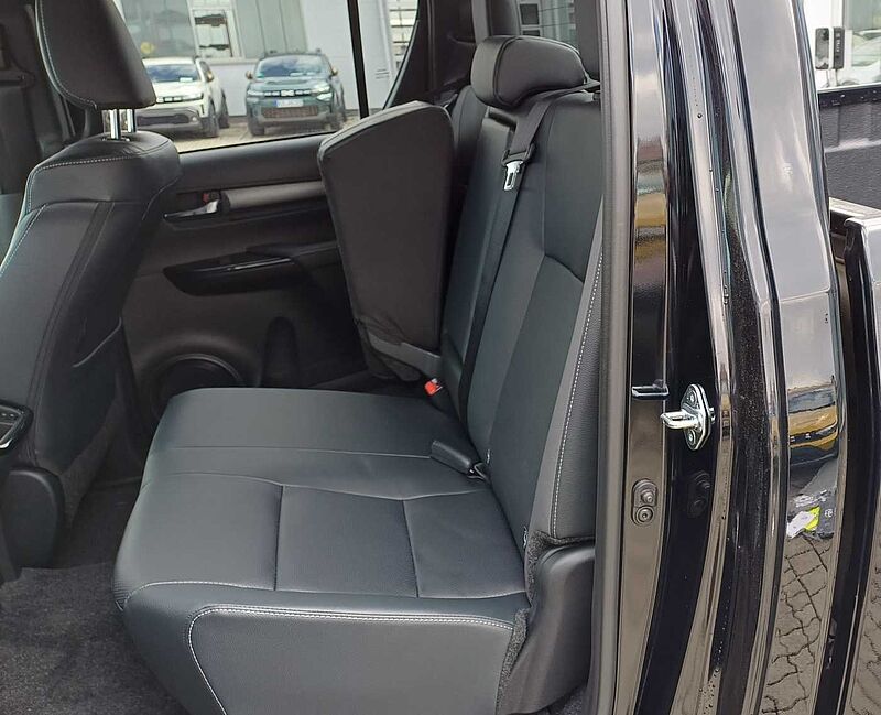 Toyota Hilux Invincible Double Cab 2.8 D-4D MildHybrid AUTOM. /NAVI/KAMERA