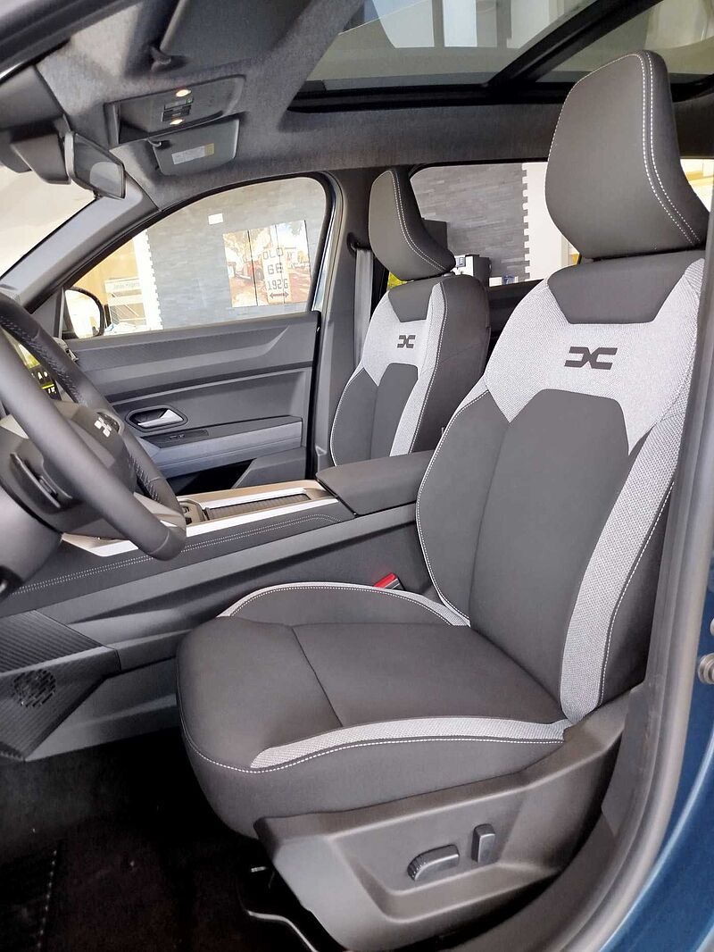 Dacia Bigster Hybrid-G 150 4x4 Journey PANO/WINTER+/CITY/19ZOLL