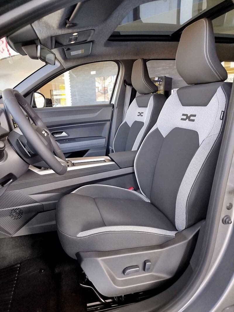 Dacia Bigster Hybrid-G 150 4x4 Journey AHK/PANO/WINTER+/CITY/19ZOLL
