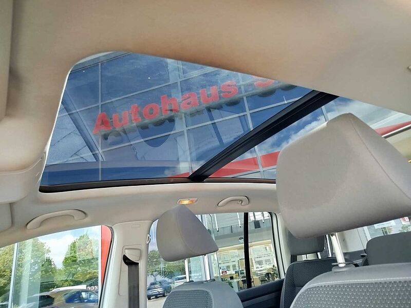 Volkswagen Touran 1.4 TSI DSG *KAMERA/PANORAMA*