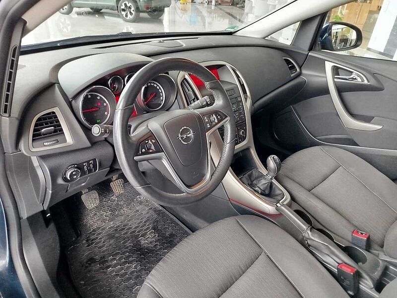 Opel Astra J Sports Tourer 1.7 CDTI