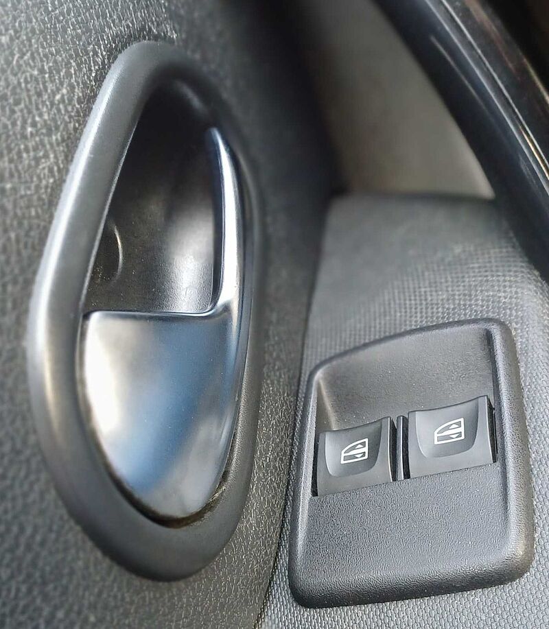 Dacia Sandero Stepway TCe 90 Navi, Kamera, PDC, ZV