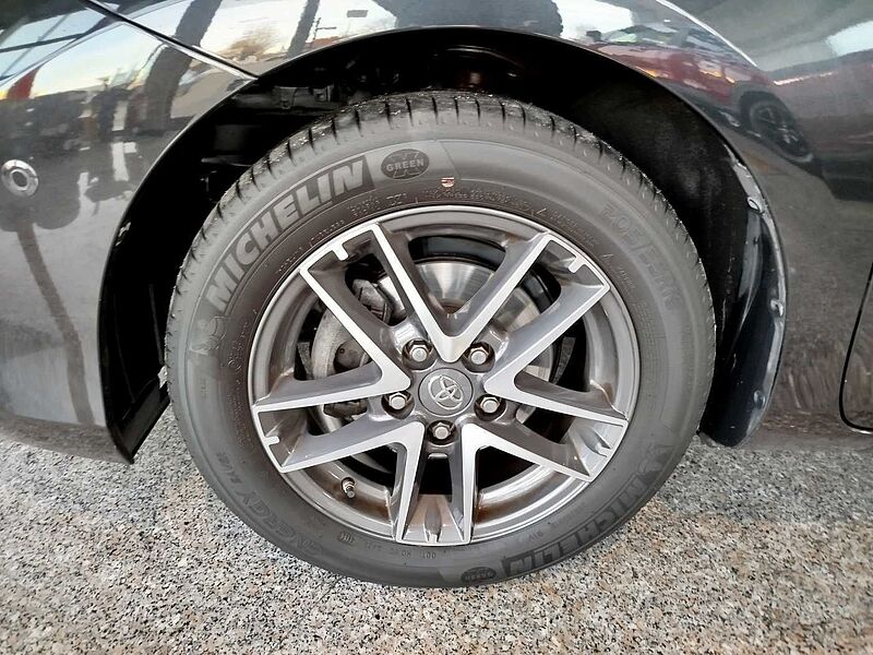 Toyota Auris Touring Sports 1.6 Edition/NAVI/SHZ/KAMERA