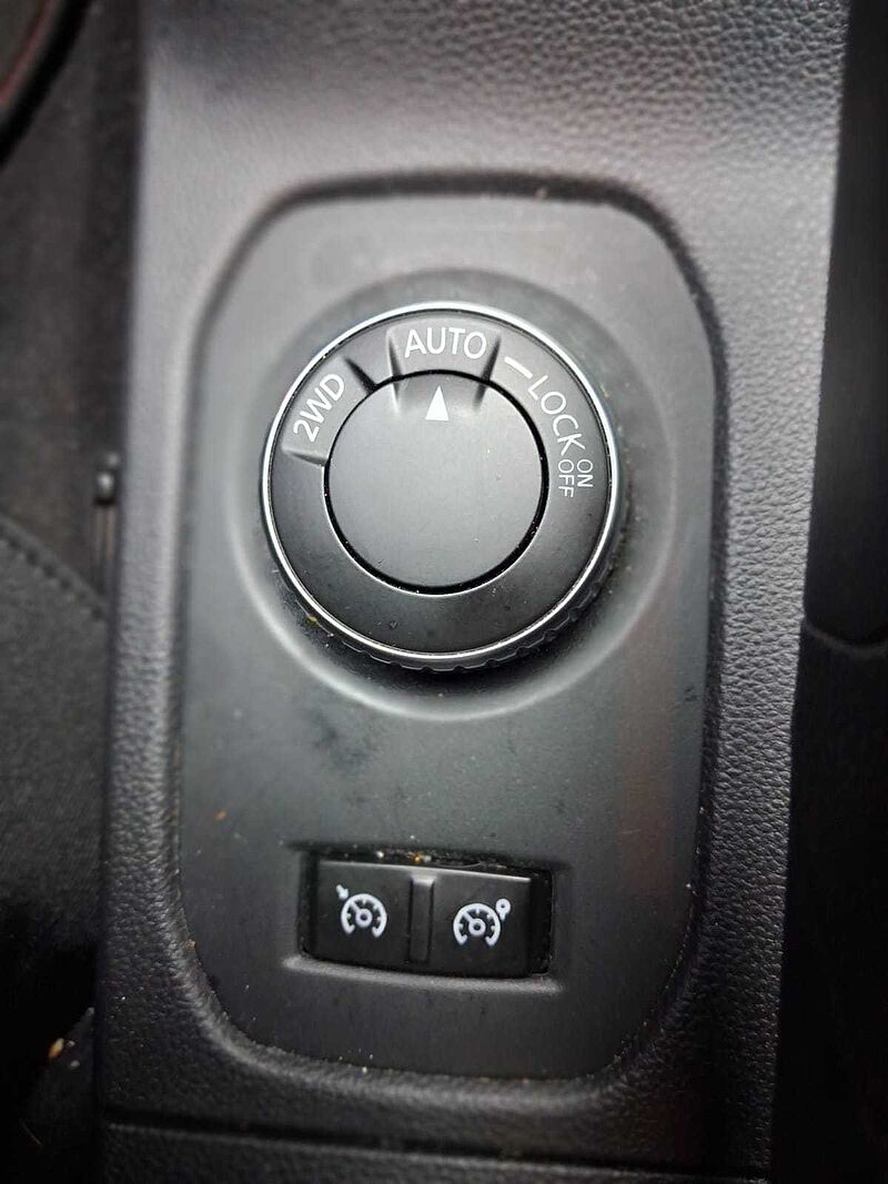 Dacia Duster 1.3 TCE 4x4, Techroad, Navi