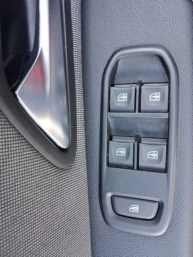Dacia Duster 1.3 TCE 4x4, Techroad, Navi
