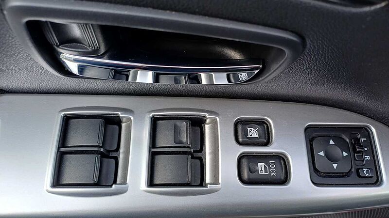 Mitsubishi ASX 4x4/Autom. /AHK/ PDC vo. + hi. /Kamera