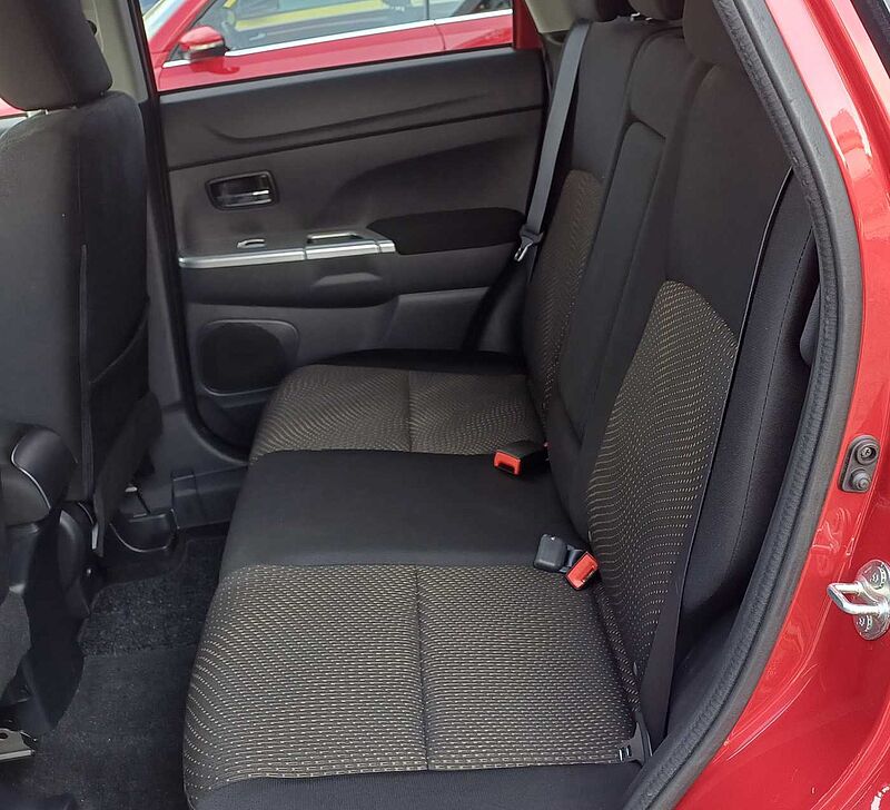 Mitsubishi ASX 4x4/Autom. /AHK/ PDC vo. + hi. /Kamera