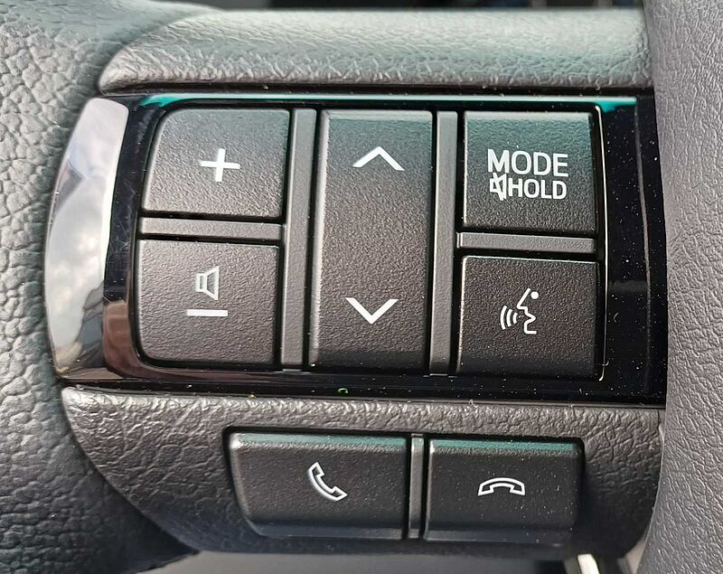 Toyota Hilux Invincible Double Cab 2.8 D-4D MildHybrid AUTOM. /AHK/NAVI/KAMERA